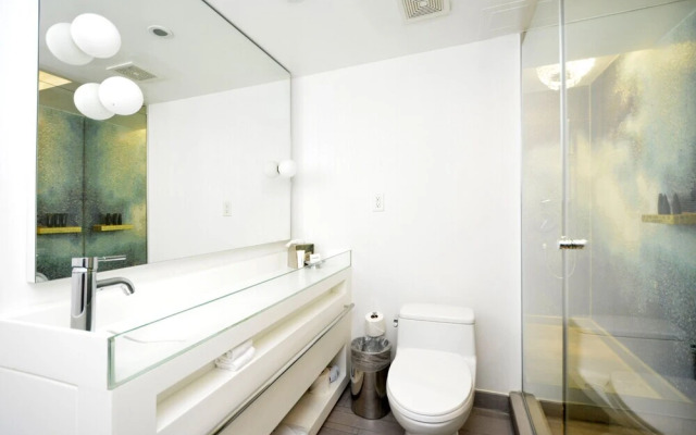 Mondrian 1 BR  Bayview Deluxe - SBR 1718