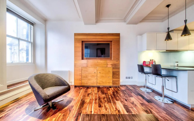 Sumptuous 2BR Apt Next To Edinburgh Castle!