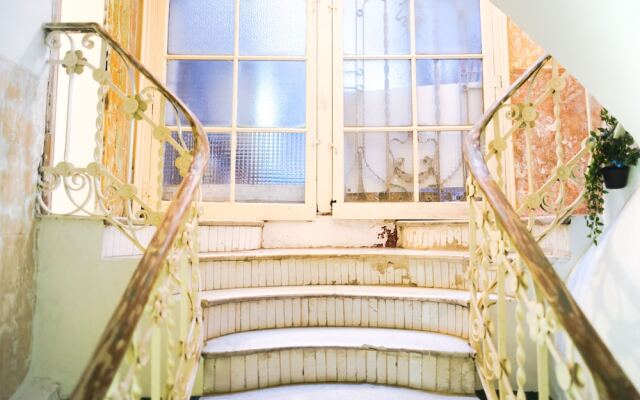 Apartamentos La Guarida 1820