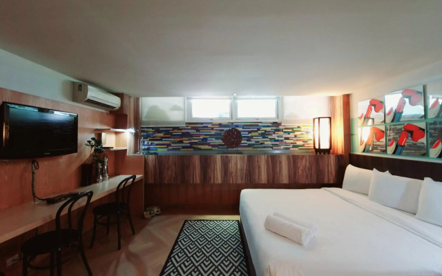Sathorn Terrace Apartment