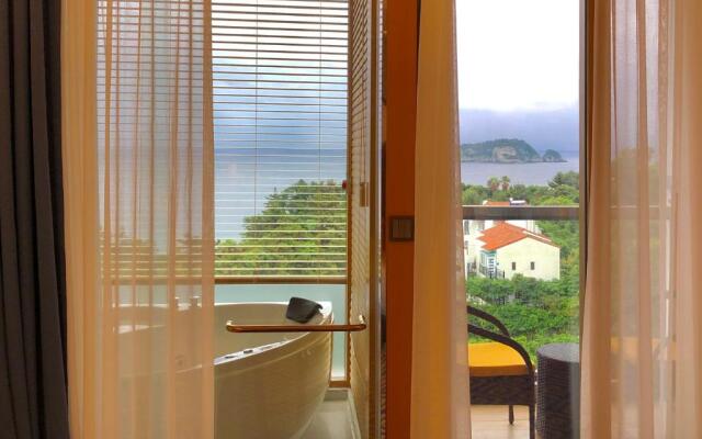 GoldOne Hotel & Suites