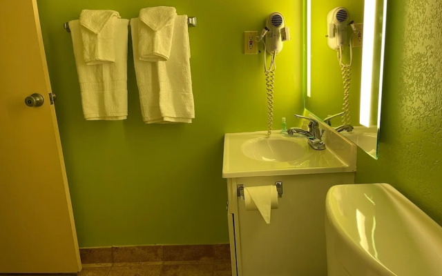 Clarion Inn