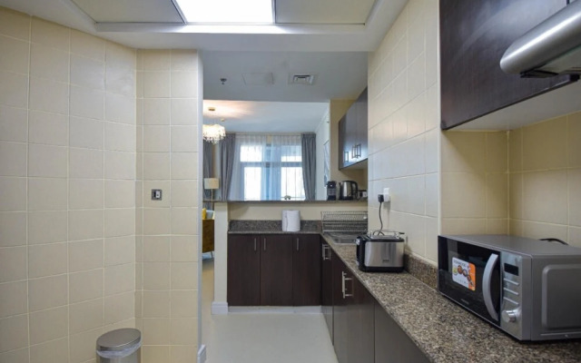 Experience Luxurious Sky High Marina Living