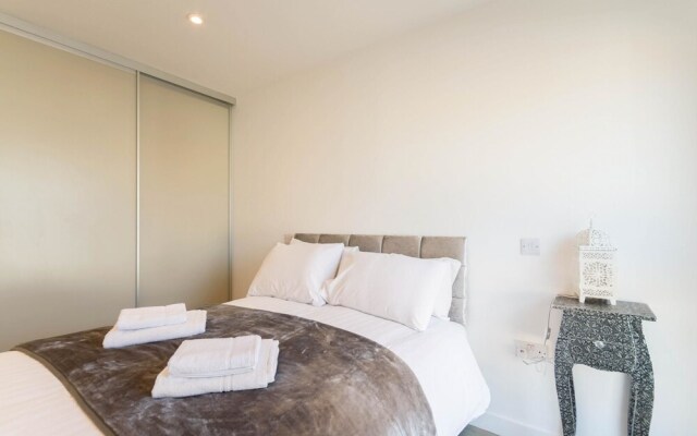NEW Bright 1BD Flat in the Heart Tooting Broadway
