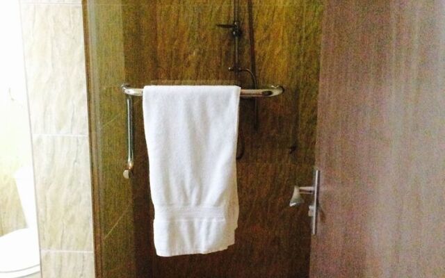 Ne-Yo Hotel and Suites