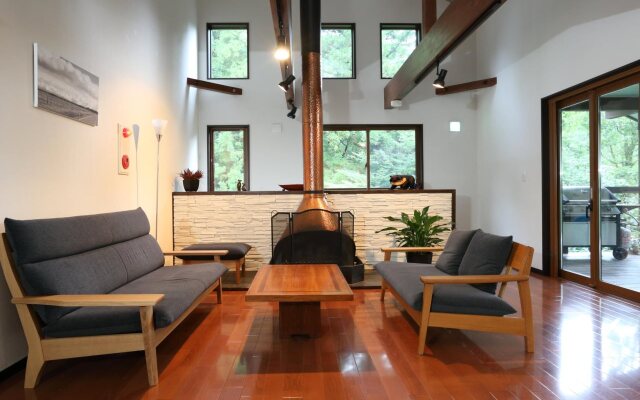 Bears Den Mountain Lodge