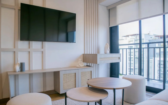 w Amazing 2BR w Balcony in San Isidro