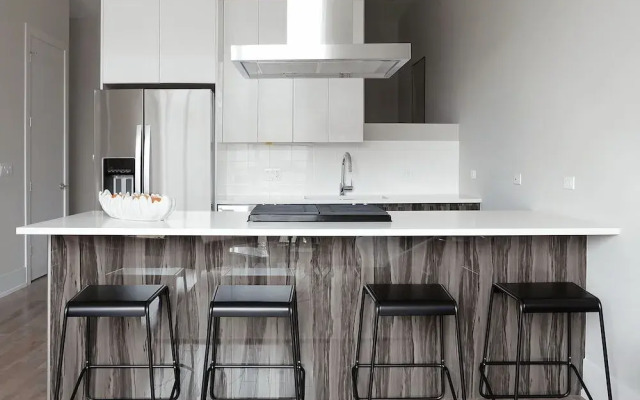 Sonder at 943 Crosby