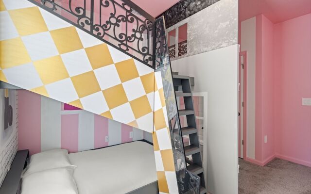 Harbor Island Beach Club by Villatel