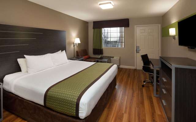 Days Inn & Suites by Wyndham Athens Alabama