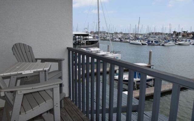 Selleck Condo by RedAwning