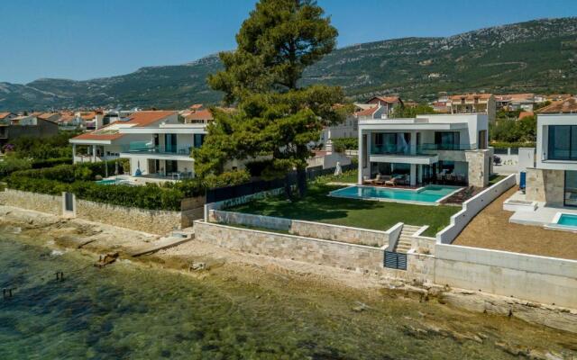 Villa Sea Star - seafront beach with 80m2 pool