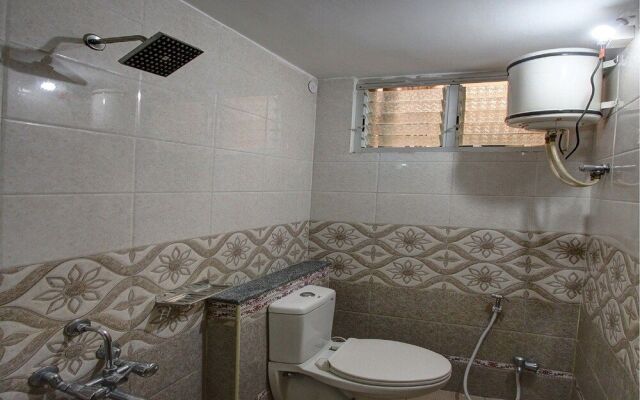 Oyo 28738 Abbirami Hotels