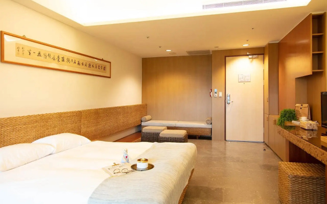 Luminous Hot Spring & Resort