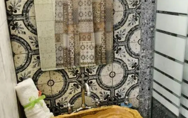 Meandros Suite in Old Town