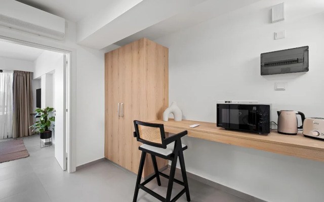 Finikoudes Marina View 202