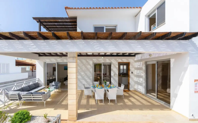 Protaras Sapphire Seaside Villa