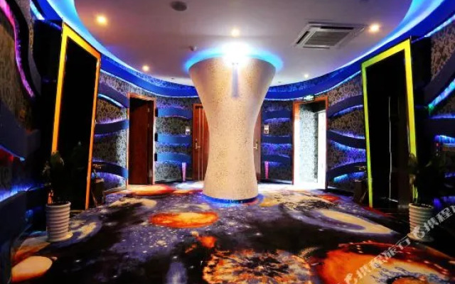 久逅主题酒店(宁波天一广场店)