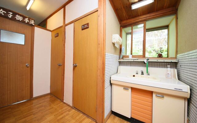 Shirahone Onsen Tsuruya Ryokan