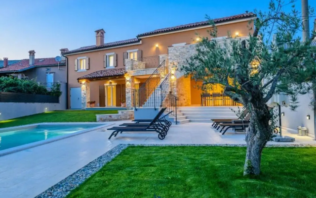 Grande Comfortable Holiday Residence