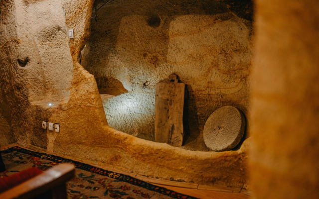 Helios Cave Hotel