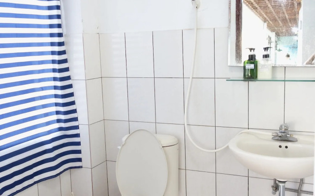 Oldmancaptain Hostel