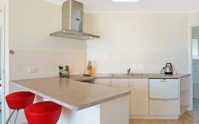 Quarantine Bay Beach Cottages