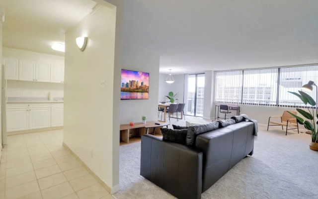 Modern Spacious Apt Crystal City