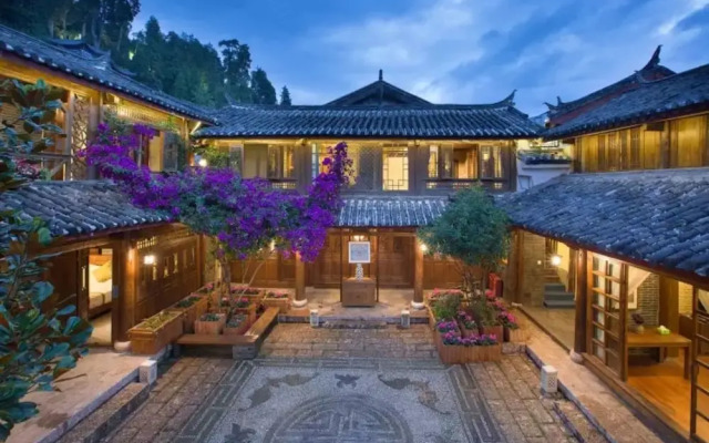 Floral Hotel Lijiang Mufu Qixi