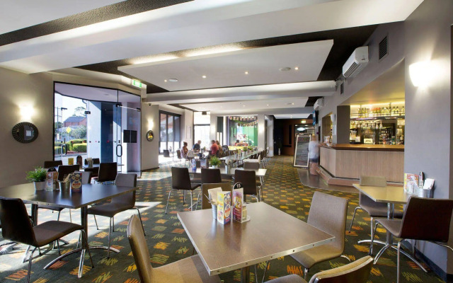 Nightcap at St Albans Hotel