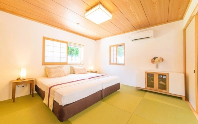 Minamijyujisei Resort Shiraho Nostalgy Garden