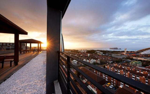 Bridge residence hotel