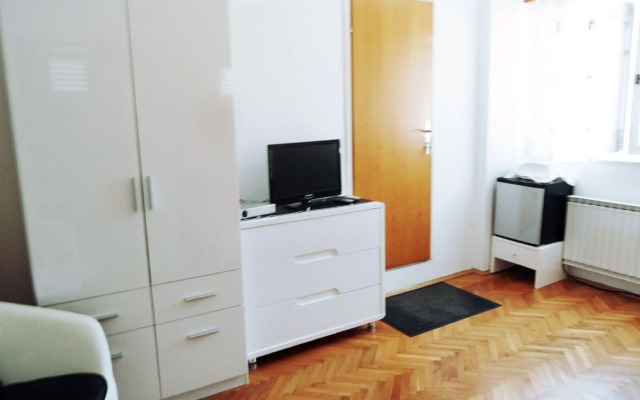 Adria Apartments