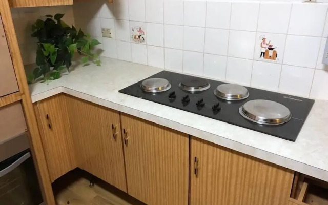 Campbelltown Holiday Home 3 Bed & Parking