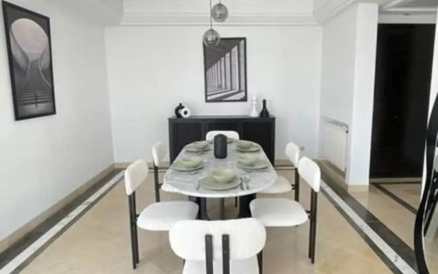 Black White Modern Spacious