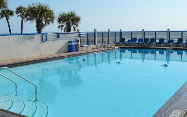 Catalina Beach Club