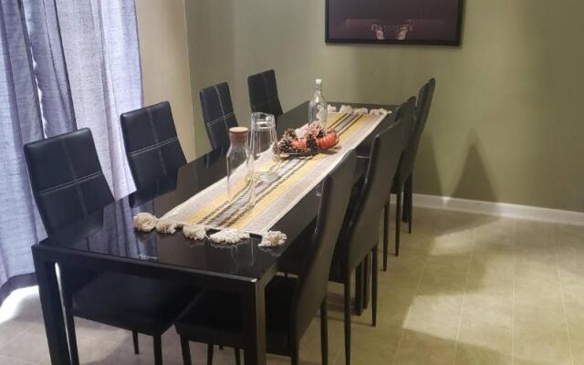6 Bed Seasoned Family/grad Groups Get Together
