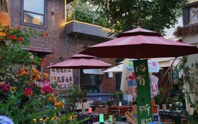 Hua'er Homestay (Bell Tower) – Outside – Zhangye