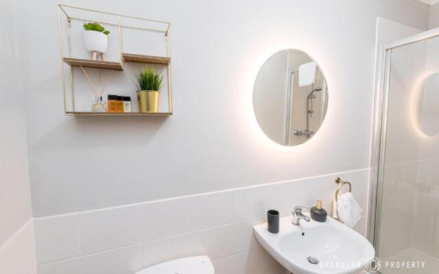 Elegant 2bed Apt- Bmouth Beach Front with Parking