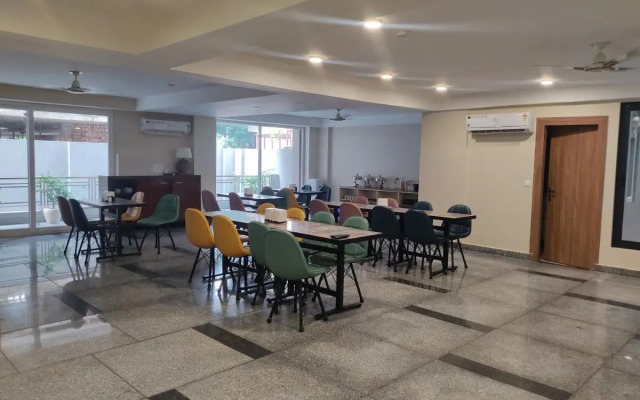 Perch Arbor-DLF Cyber City