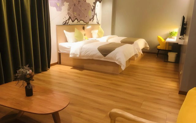 Vatica Huanggang Luotian County City Square Hotel