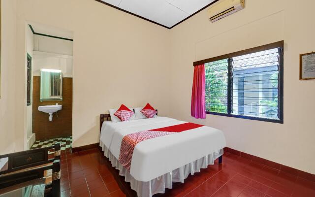 OYO 90676 Oryza Hotel