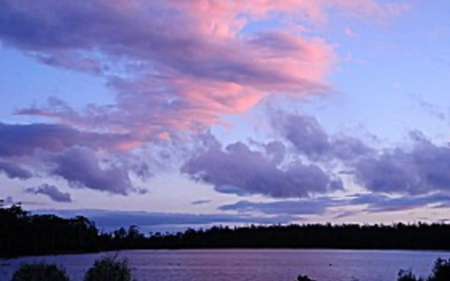 Lake Yalleena Nature Retreat