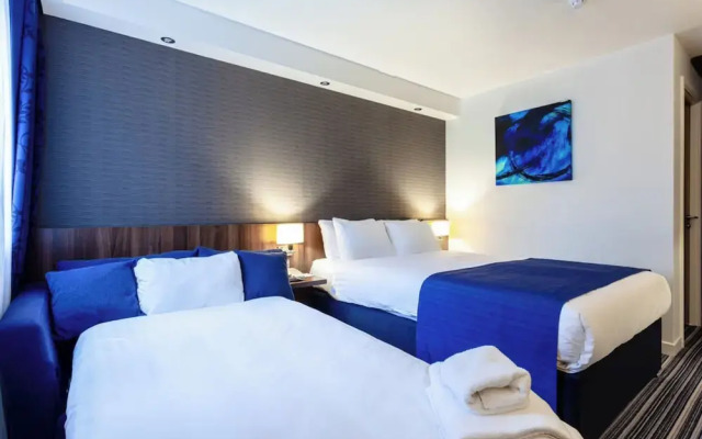 Holiday Inn Express Edinburgh Airport