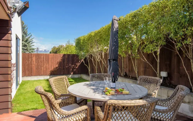 Central Queenstown 3-Bed Villa by Staysouth