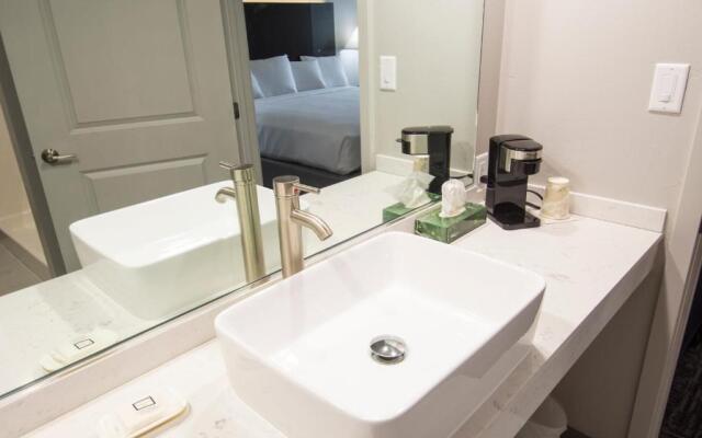 Americana Modern Hotel