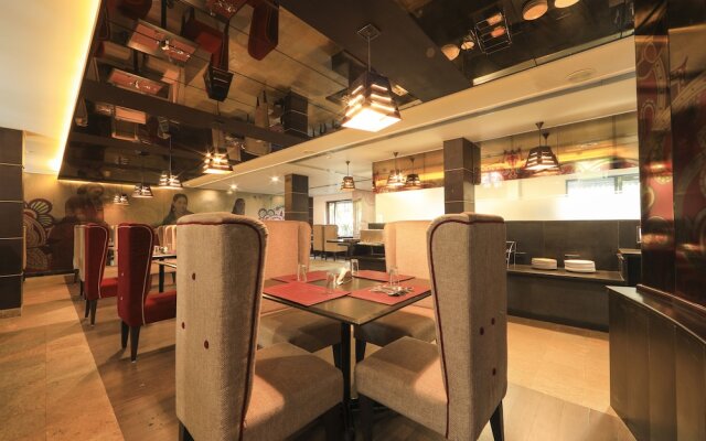 Hotel BTH Sarovaram