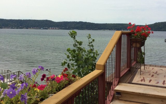 Pictured Rocks Bed And Breakfast