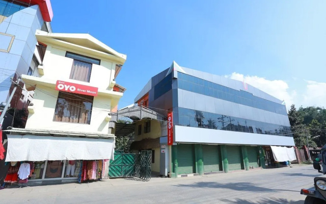 Hotel River Moon by OYO Rooms
