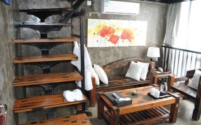 Langqiao Station Hotel - Yangshuo